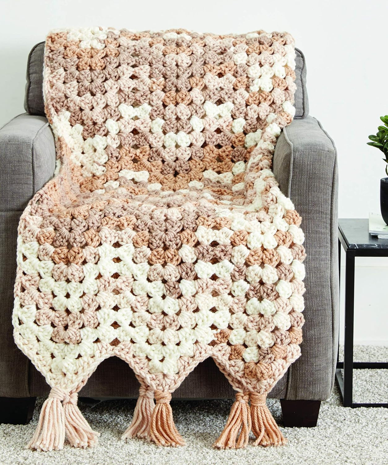 25 Simple & Cozy Crochet Blankets: Easy Patterns for Afghans, Throws, and Baby B