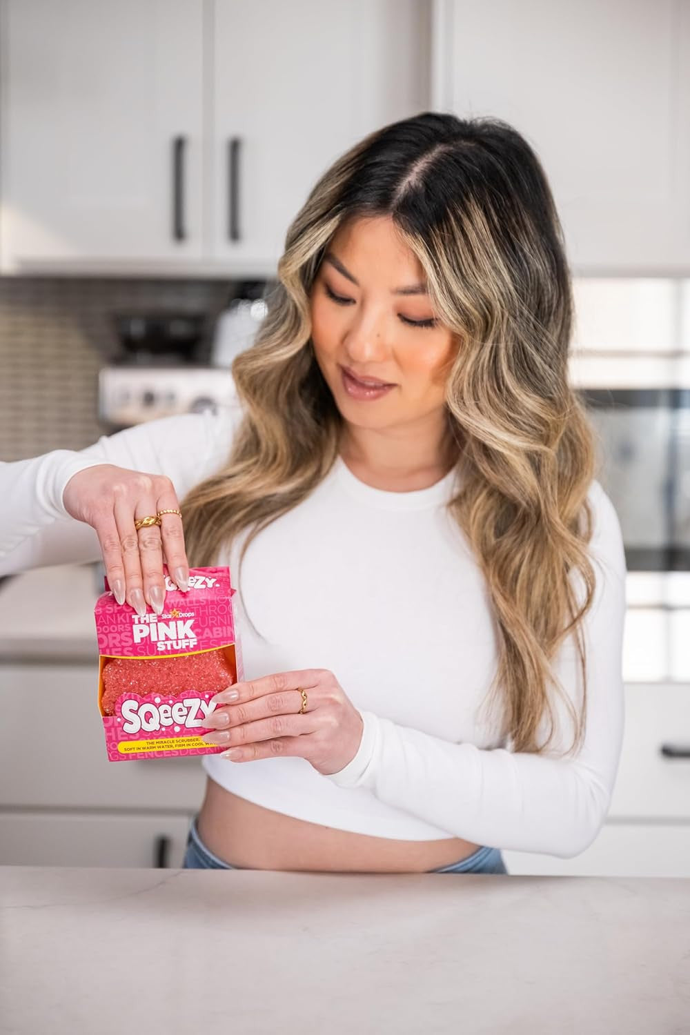 – the Pink Stuff – Sqeezy Miracle Scrubber Sponge, Scratch Free Solution for Ult