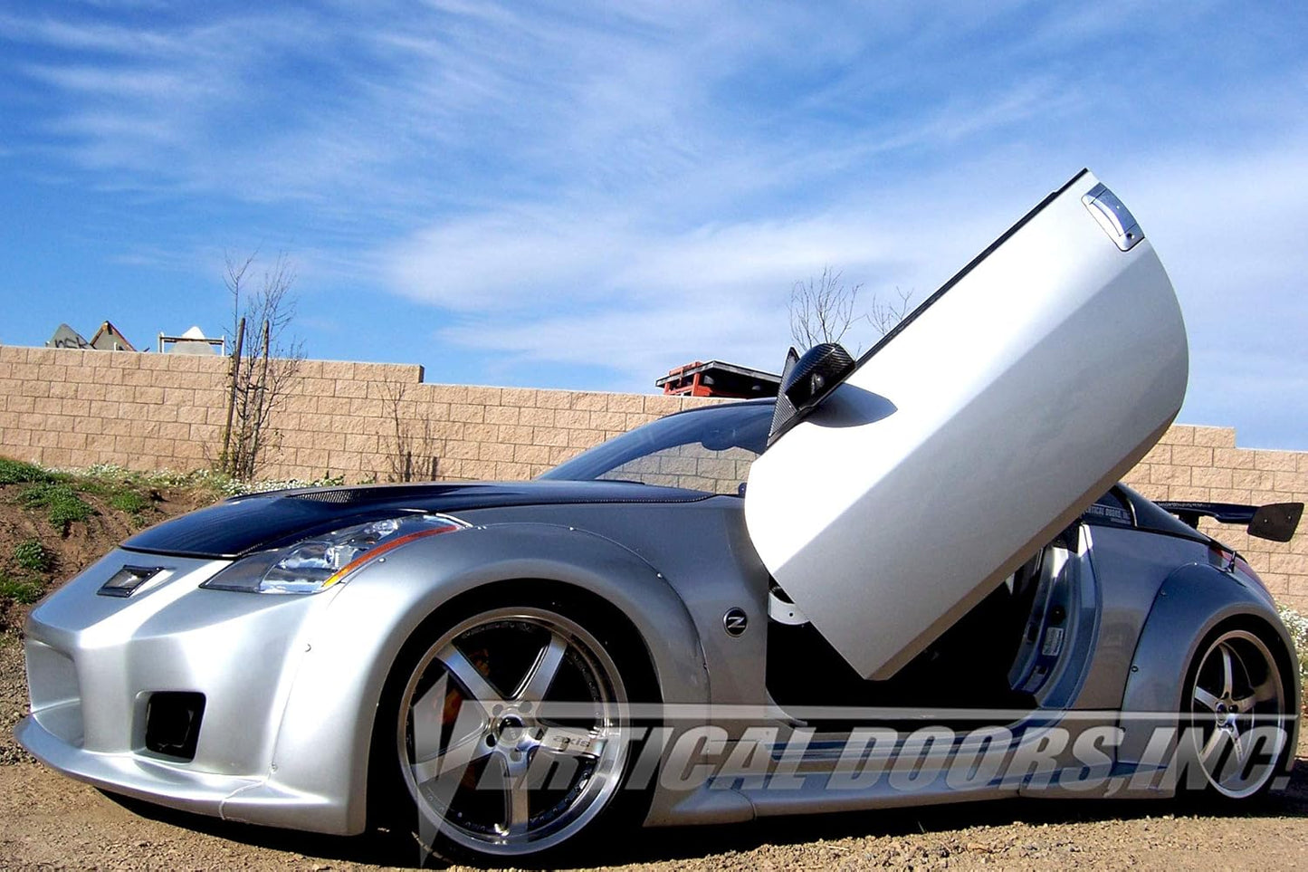 NISSAN 350Z 2DR Bolt-On Vertical Lambo Doors Kit VDCN3500309
