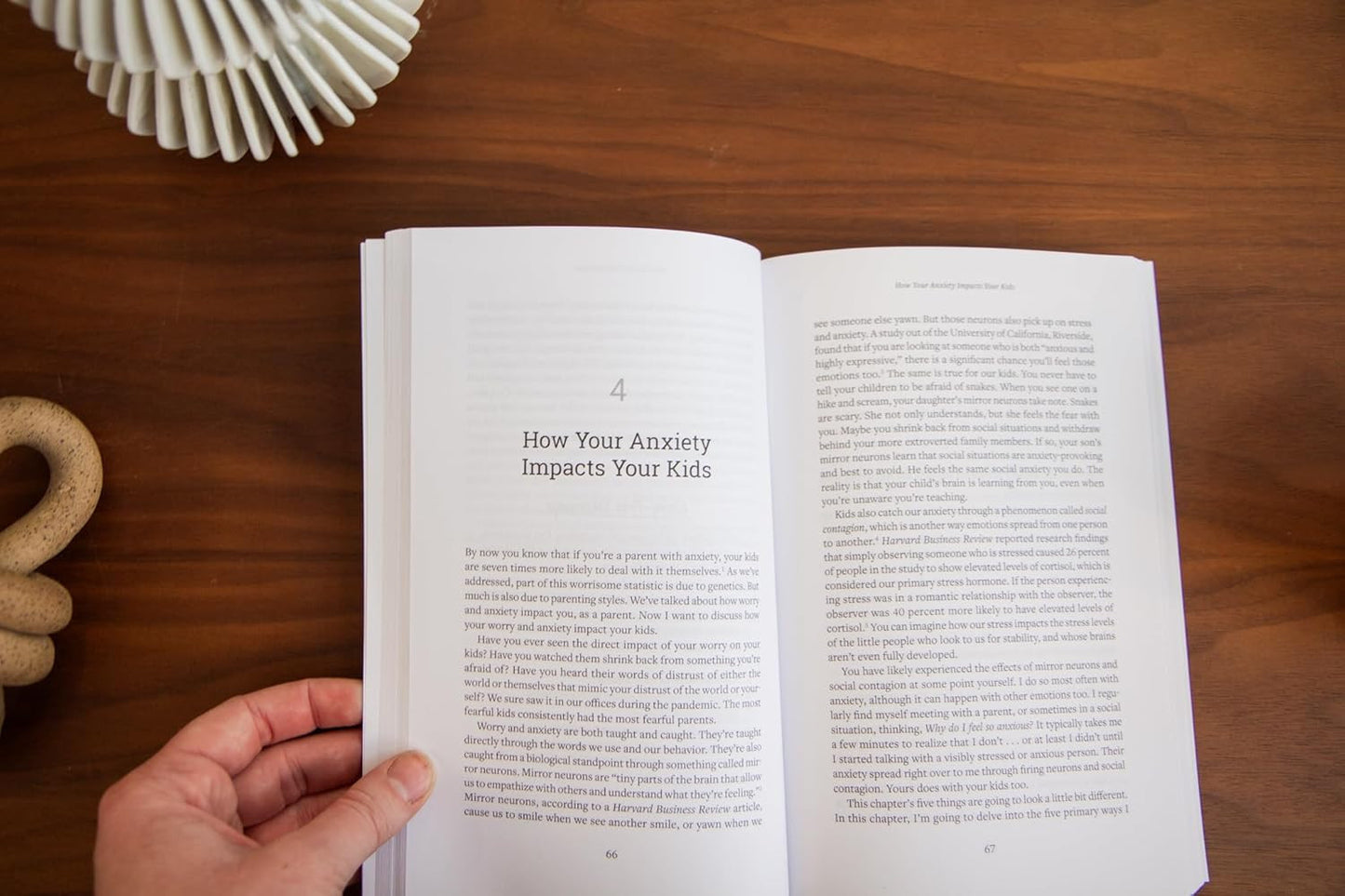 The Worry-Free Parent: Living in Confidence so Your Kids Can Too (Parenting Girl