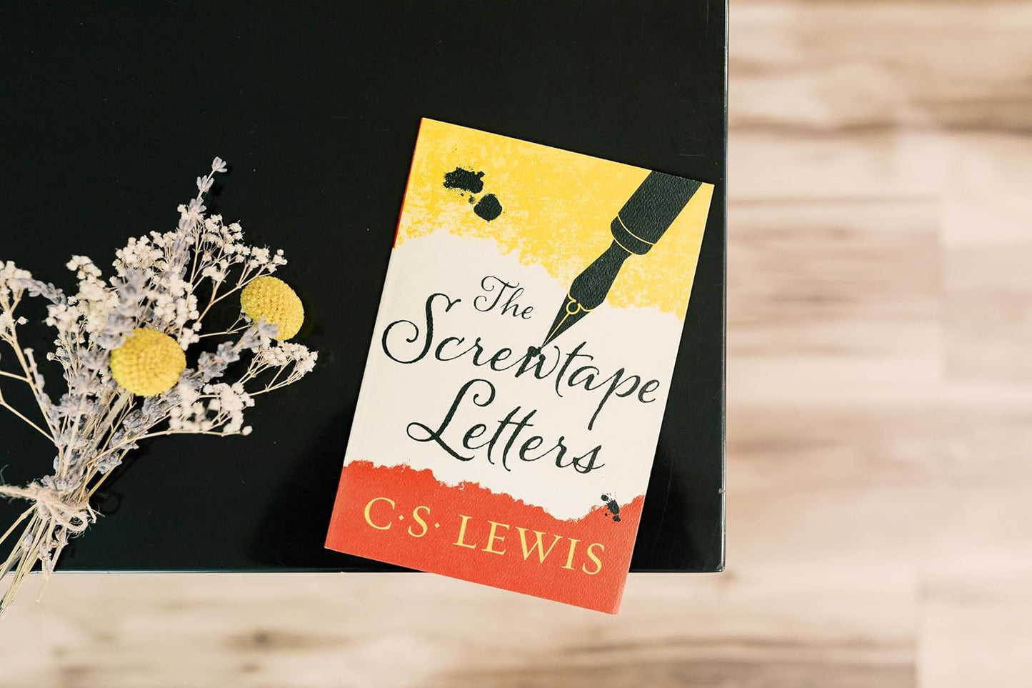 The Screwtape Letters (The C.S. Lewis Signature Classics)