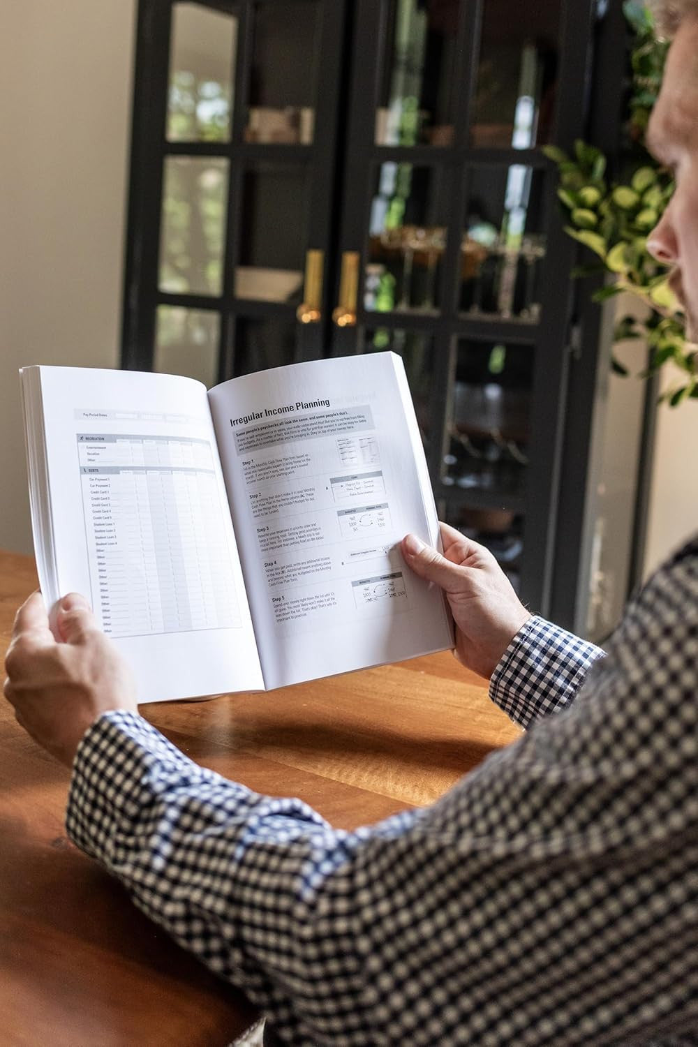 The Total Money Makeover Workbook Updated: the Essential Companion for Applying