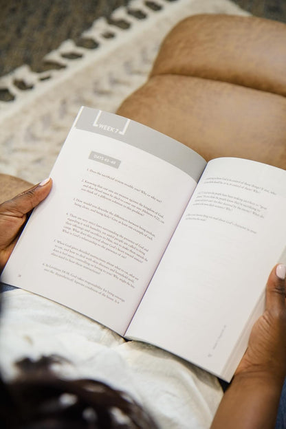 The Bible Recap Discussion Guide: Weekly Questions for Group Conversation on the