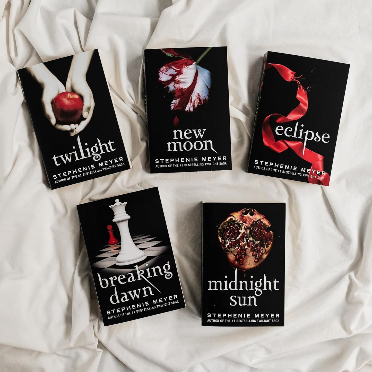 New Moon (The Twilight Saga, 2)