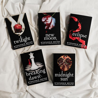New Moon (The Twilight Saga, 2)