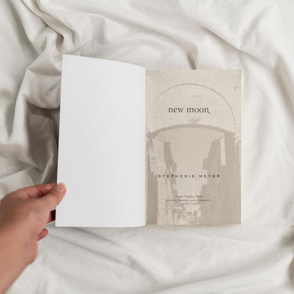 New Moon (The Twilight Saga, 2)