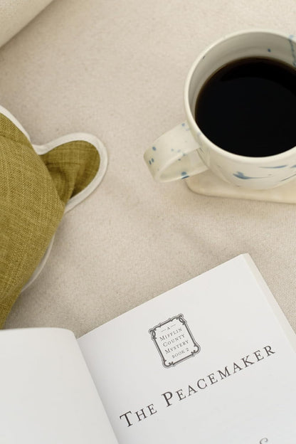 The Peacemaker (A Mifflin County Mystery, 2)