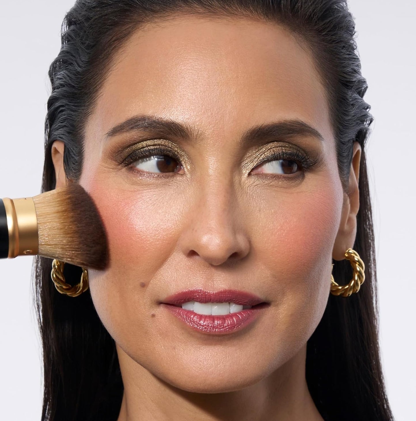 Retractable Black Kabuki Brush for Liquid, Cream and Powder Face Makeup with Alu